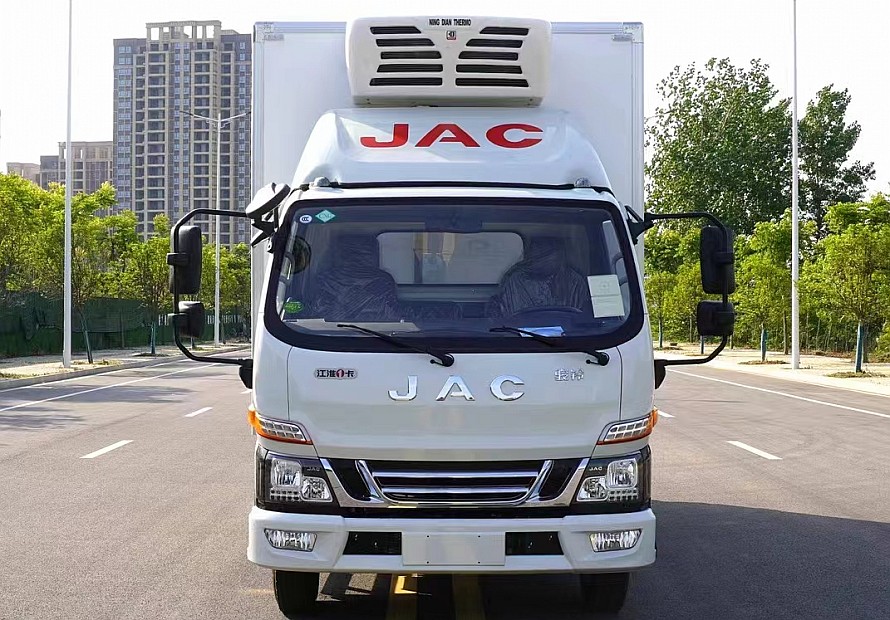 4.2米江淮駿鈴V5天然氣冷藏車