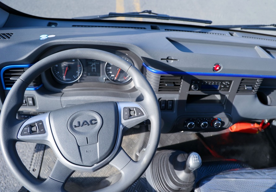 4.2米江淮駿鈴V5天然氣冷藏車