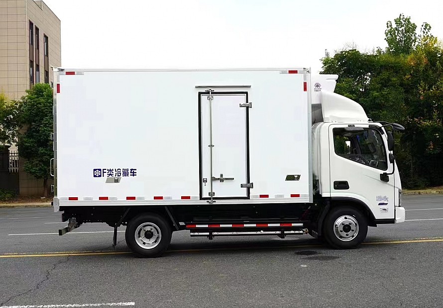 4.2米福田智藍100度電新能源冷藏車