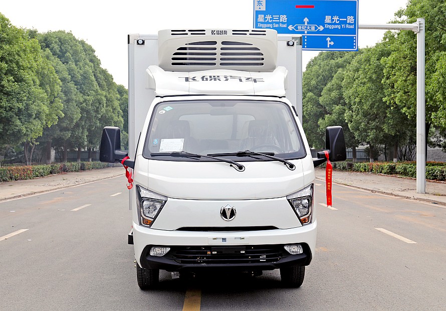 3.8米飛碟締途EF3純電動冷藏車