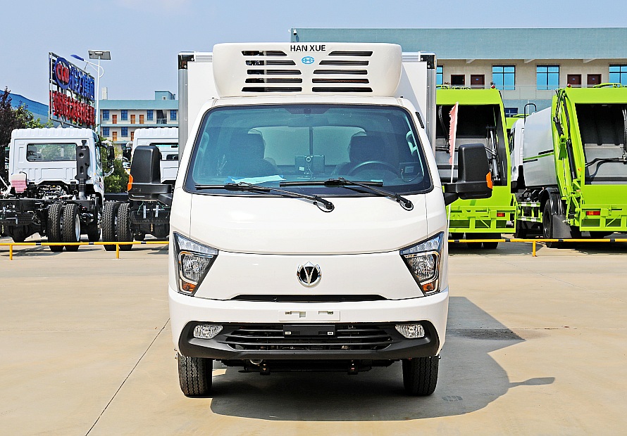 3.8米飛碟締途EF3純電動冷藏車